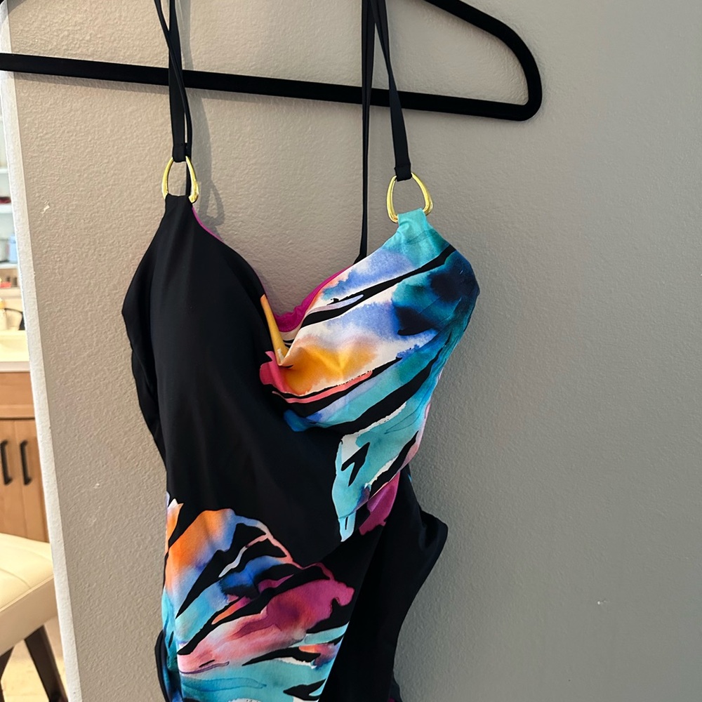 La Blanca size 12 tummy control swimsuit